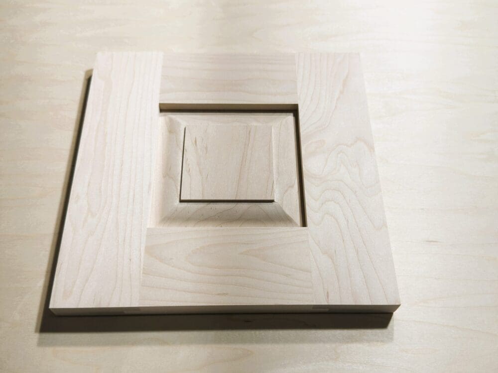 Raised-panel door sample with Medium S raised-panel profile