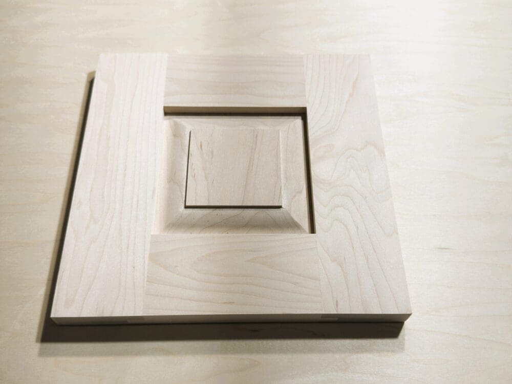 Raised-panel door sample with Medium S raised-panel profile